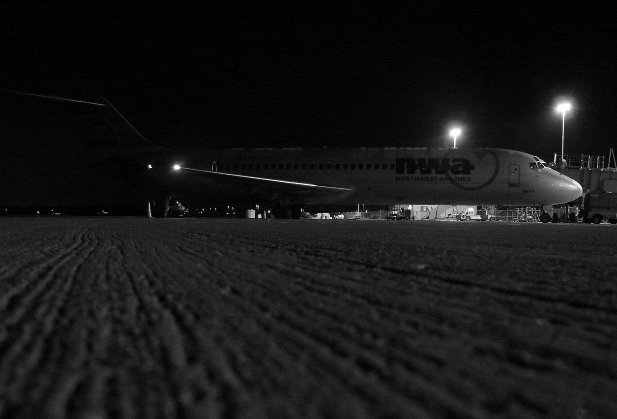 DC-9 in Black and White colors (337757052).jpg