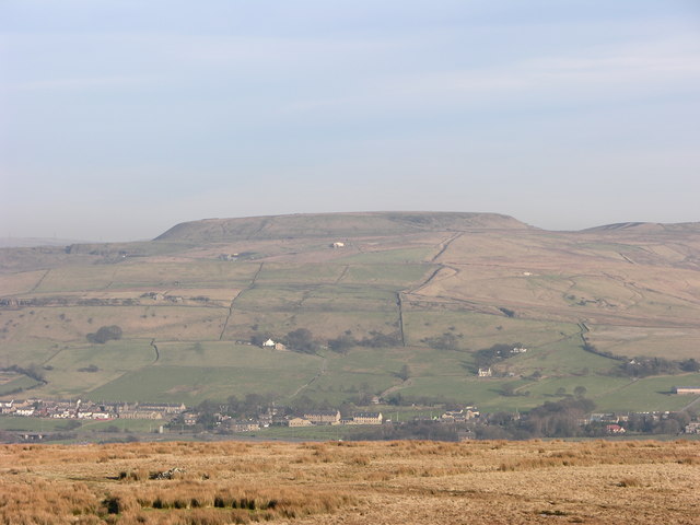 File:Dearden Moor with Cowpe Lowe behind - geograph.org.uk - 689377.jpg