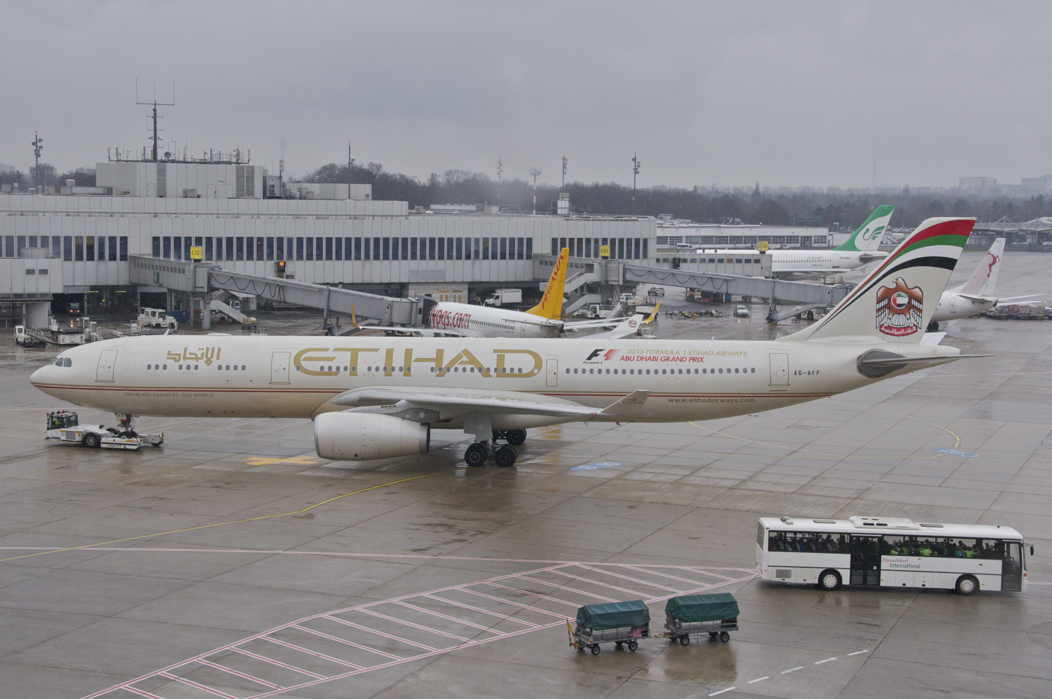 File:Etihad Airways Airbus A330-300; A6-AFF@DUS;10.04.2013 702bb