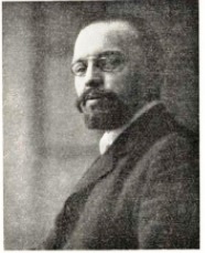 Portréja a Vasárnapi Ujság 1911. évi 52. számából.