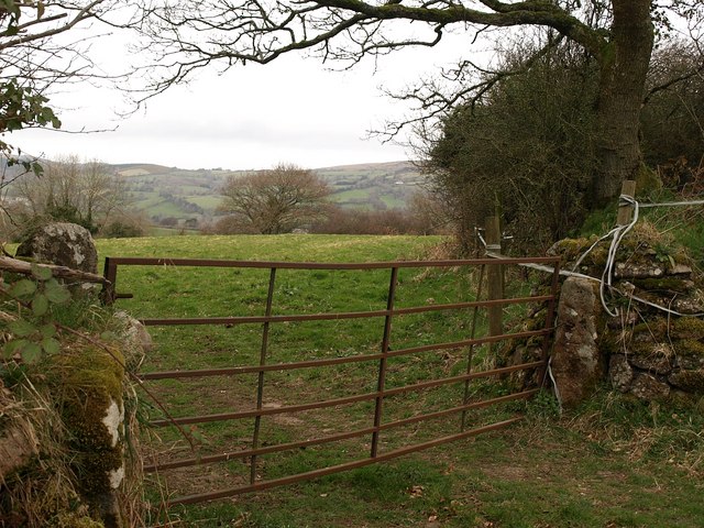 File:Gate and field near Narramore Farm - geograph.org.uk - 1228464.jpg