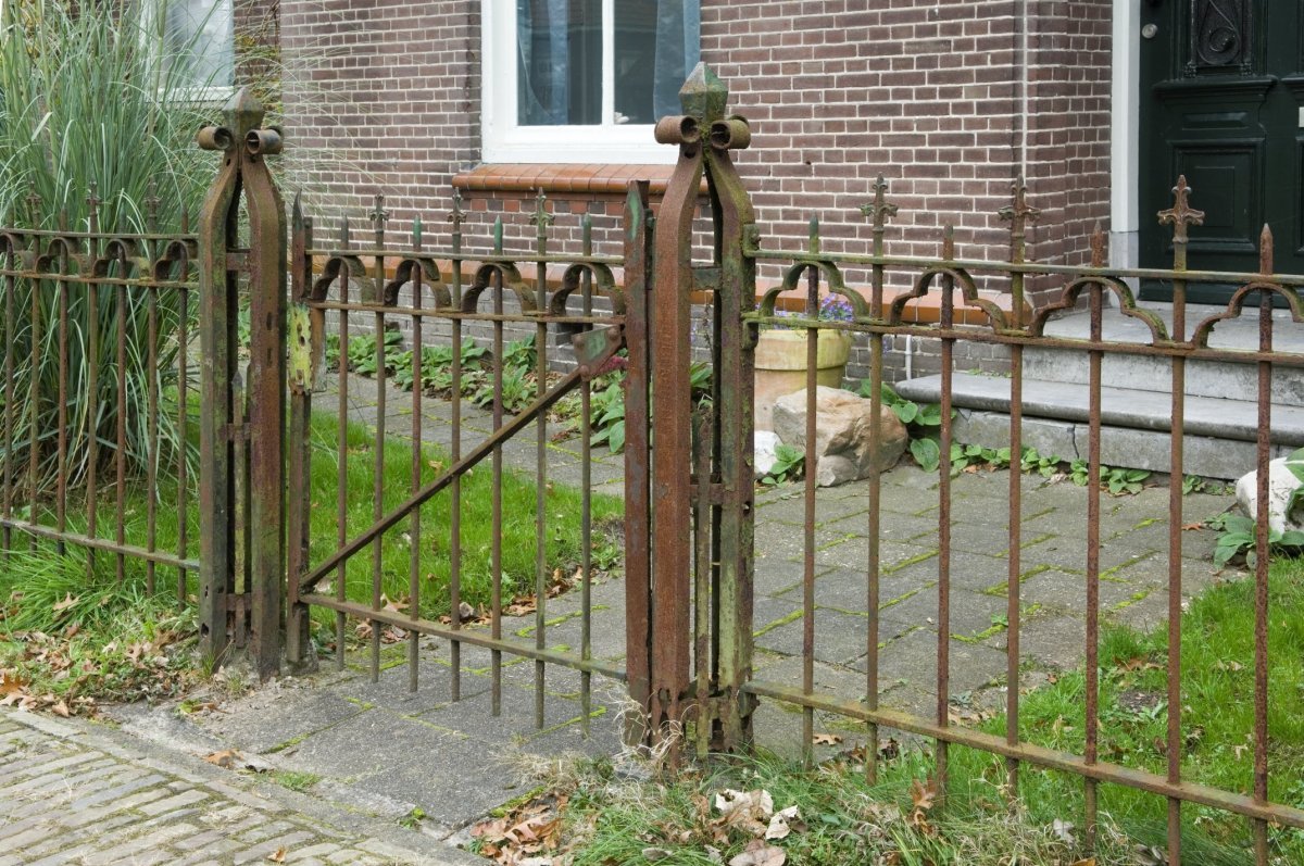 Bestand:Giet- en smeedijzeren hekwerk met ingang naar de opzichterswoning - Dwingeloo - 20412354 - Wikipedia