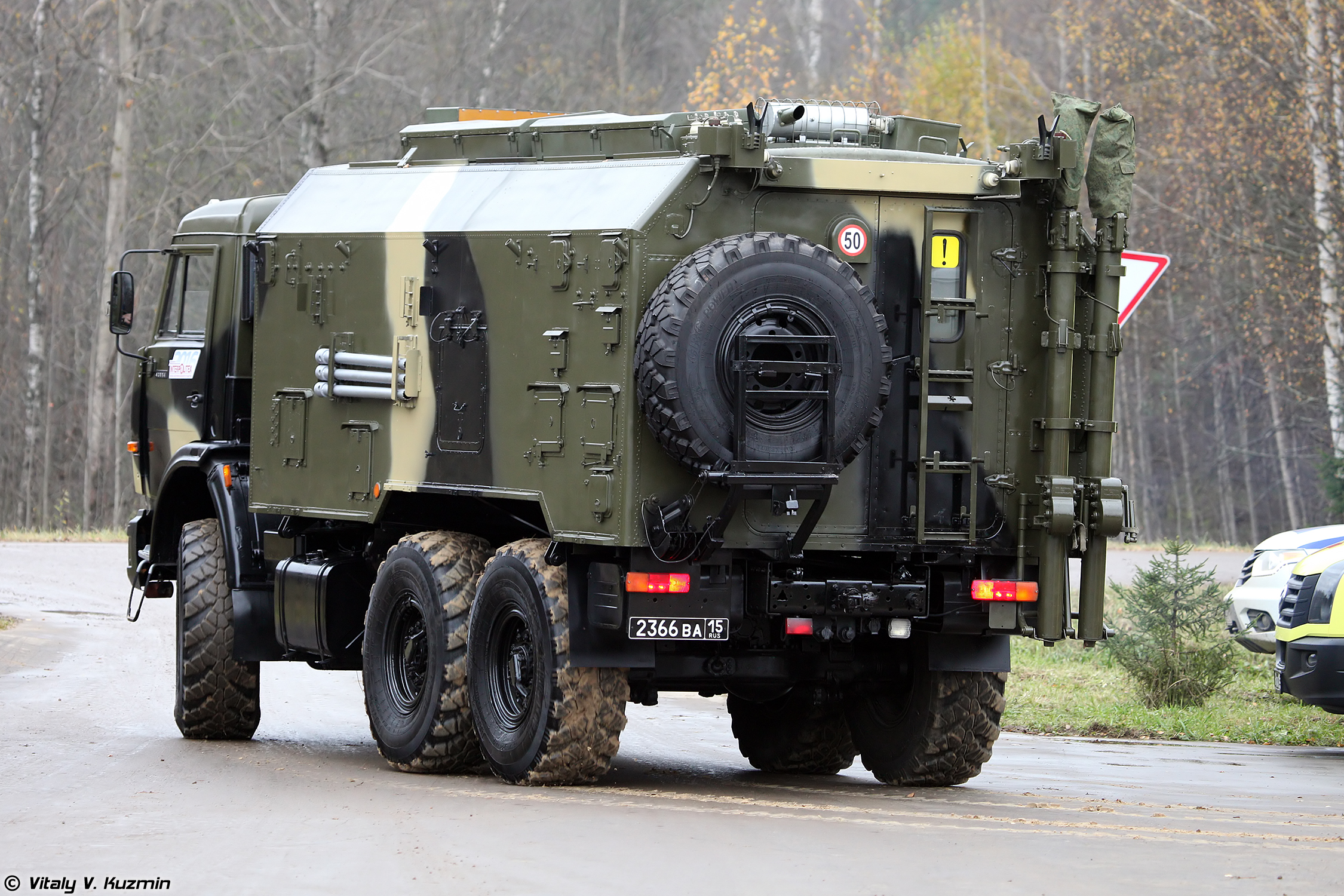 Машина связи 1. КАМАЗ р166. Р-166 радиостанция на базе КАМАЗ. КАМАЗ 43114 Р-166. Р-166-0.5 КАМАЗ.