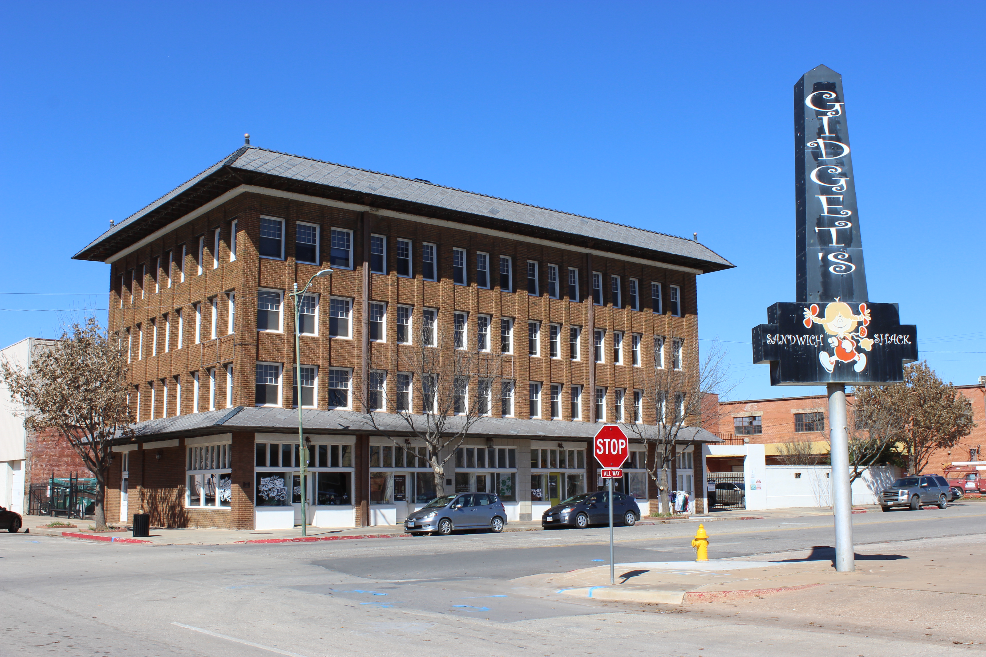 LaSalle Crossing Studio Hotel Wichita Falls.jpg. d:Special:EntityPage/P180....