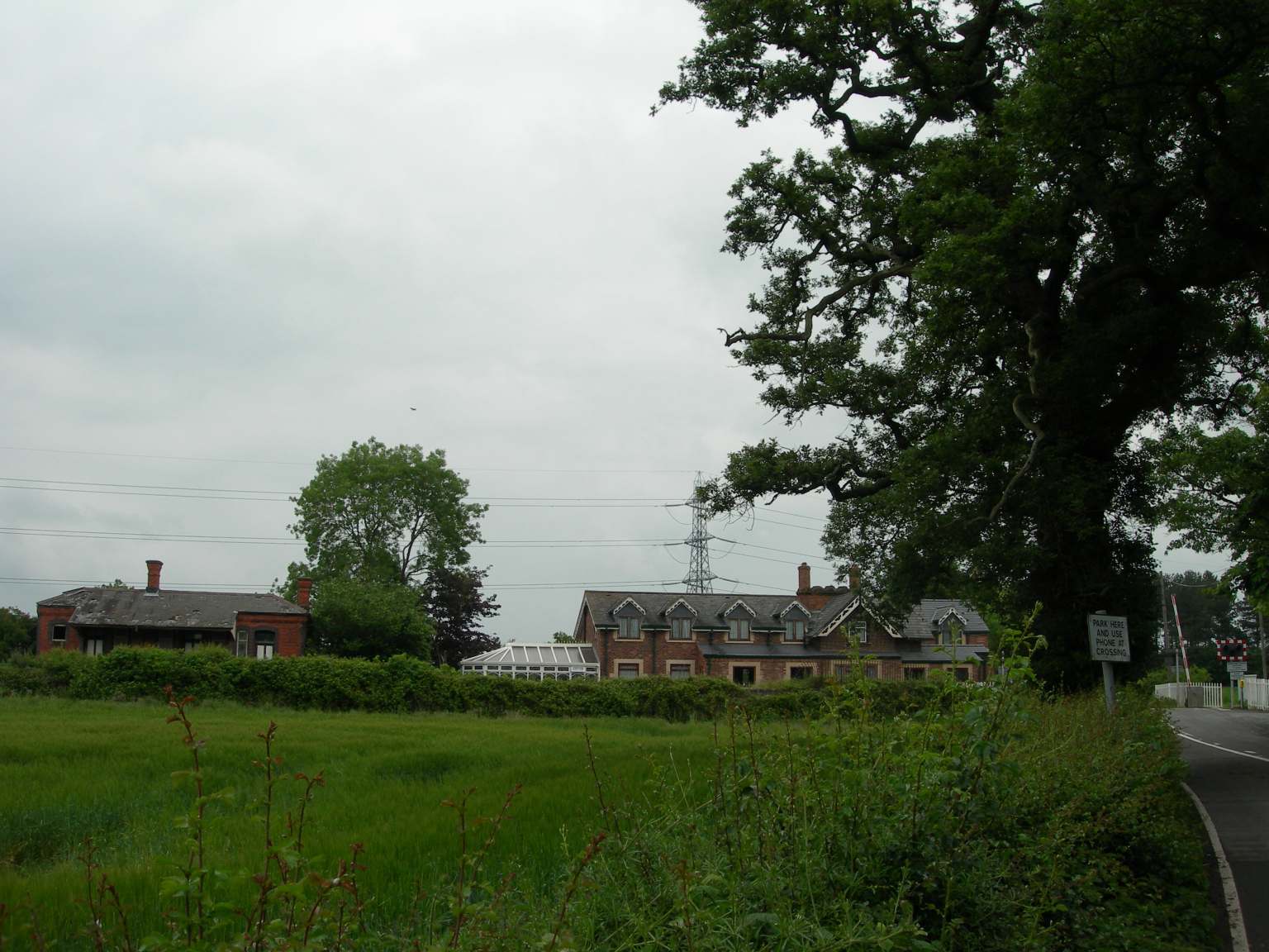 Leaton railway station