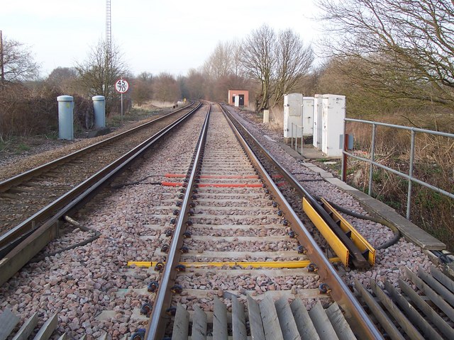 File:Railway near Beltring - geograph.org.uk - 1217802.jpg