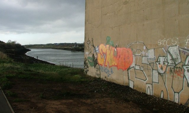 File:River Tees Looking Upstream From Below the Tees Flyover - geograph.org.uk - 289046.jpg