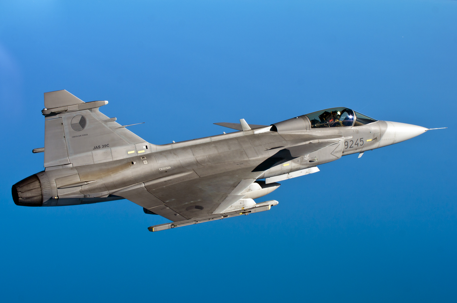 File:Saab JAS-39 Gripen of the Czech Force inflight over the North Sea.jpg - Wikimedia Commons