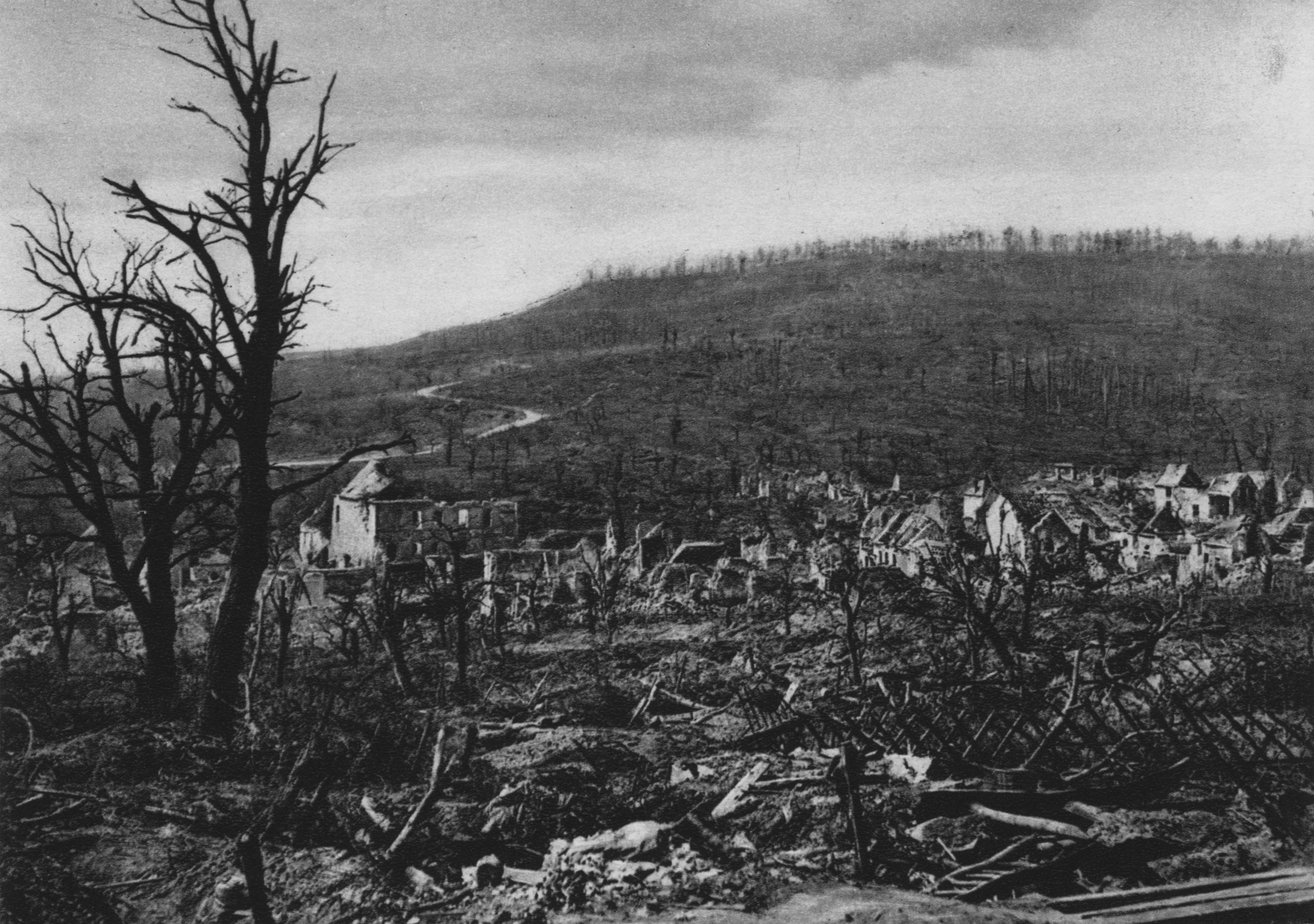 Fotografia dau vilatge Soupir après lei bombardaments francés e alemands de la batalha dau Camin dei Damas.