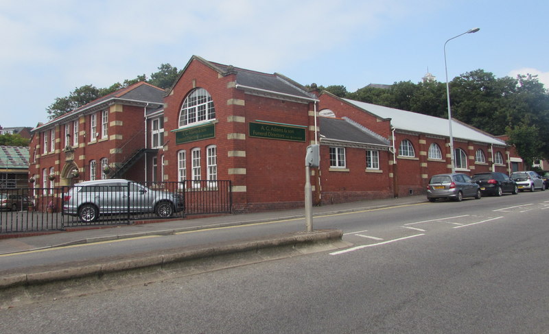 File:Tynewydd Funeral Home, Gladstone Road, Barry (geograph 5084584).jpg