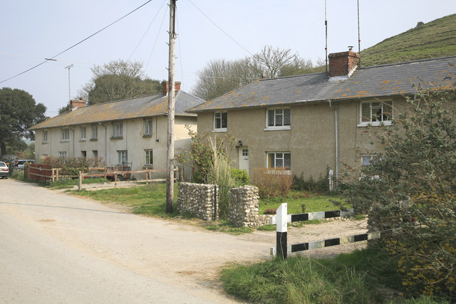 File:West Chaldon - geograph.org.uk - 401747.jpg