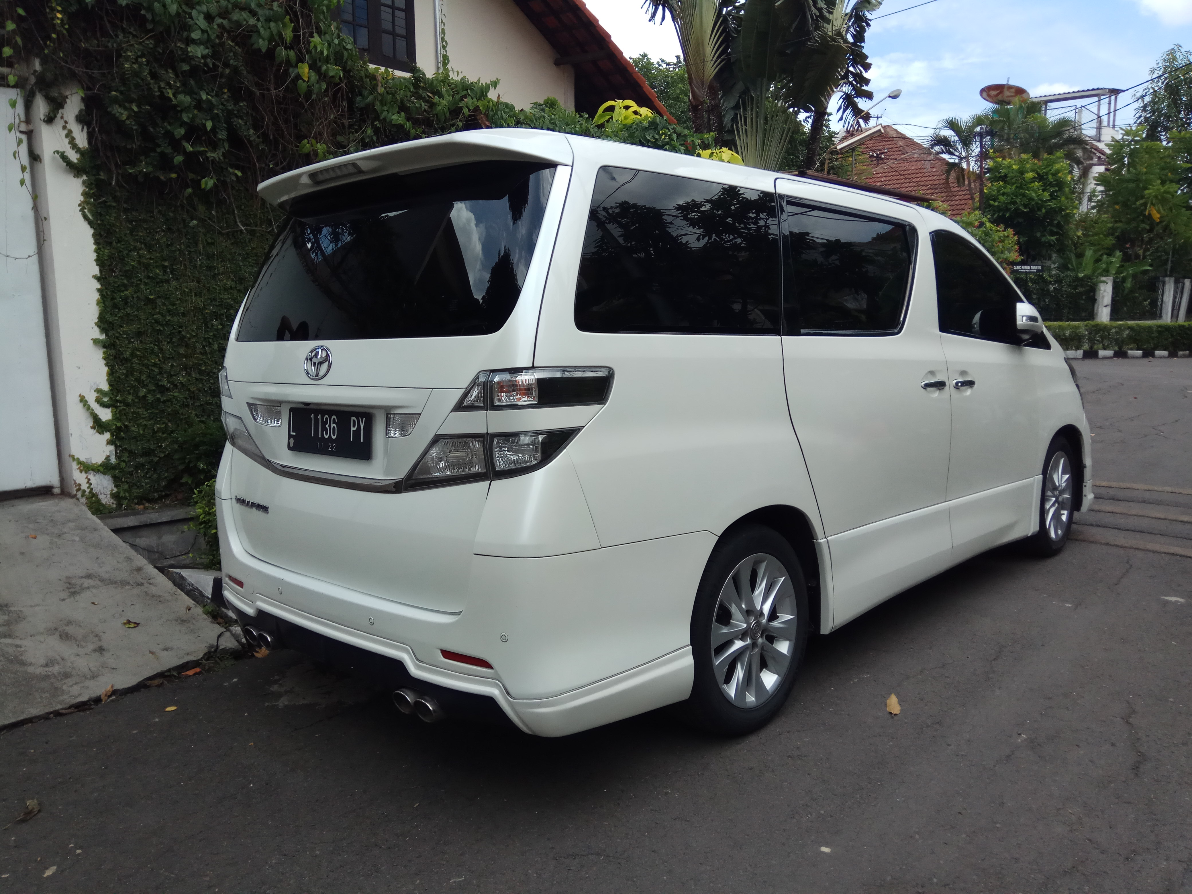 Toyota Vellfire 2008