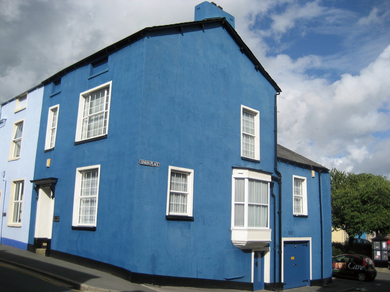 File:A Blue House in Ulverston - geograph.org.uk - 1983061.jpg