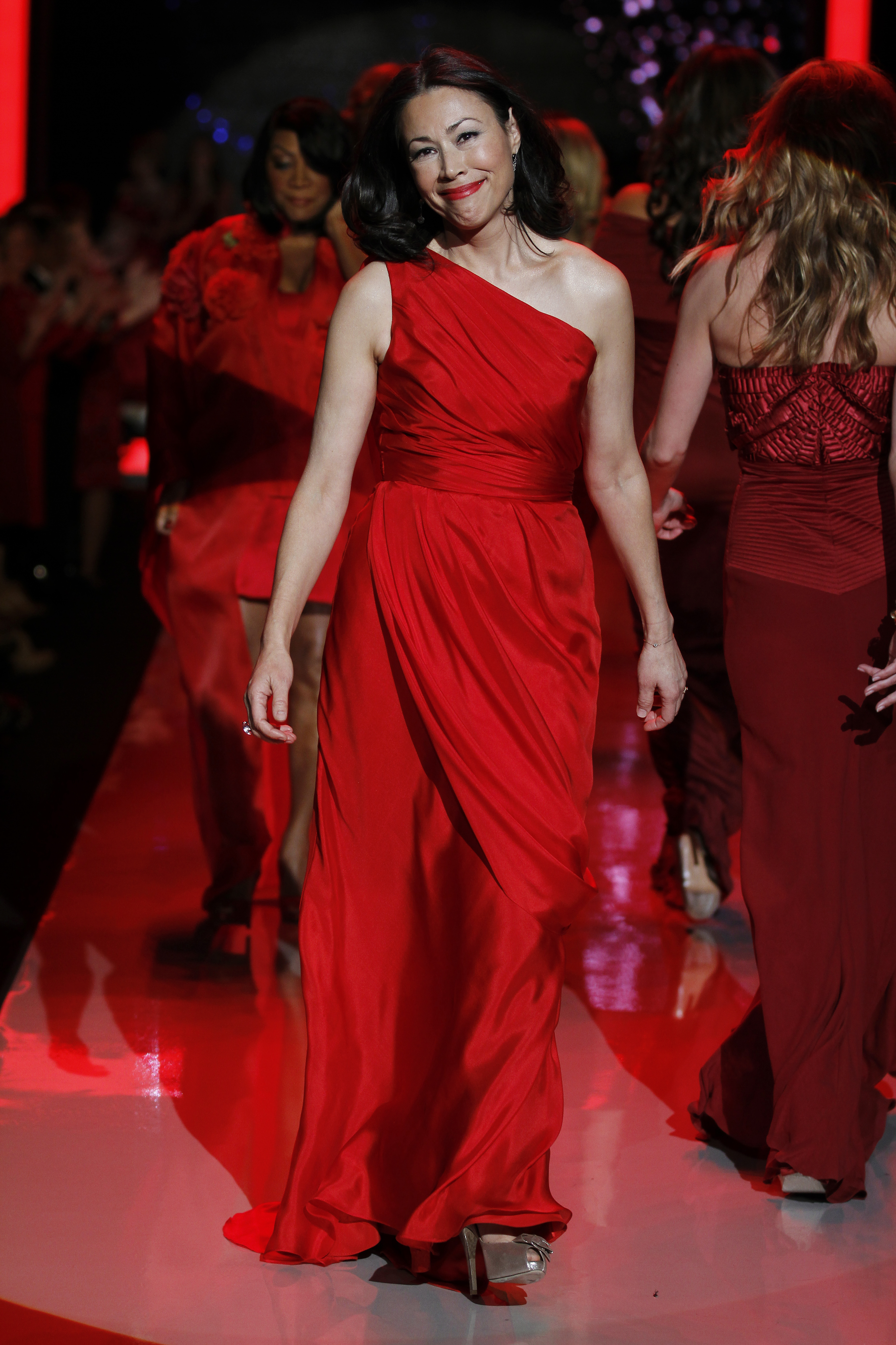 File:Ann Curry in Carmen Marc Valco (1).jpg - Wikimedia Commons