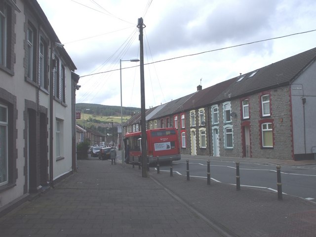 File:Bus in Brithweunydd Rd, Trealaw - geograph.org.uk - 958537.jpg