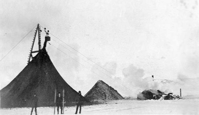 File:Cable bucket on pulleys adding mining residue or tailings to large dump, vicinity of Nome, Alaska, between 1900 and 1920 (AL+CA 6334).jpg