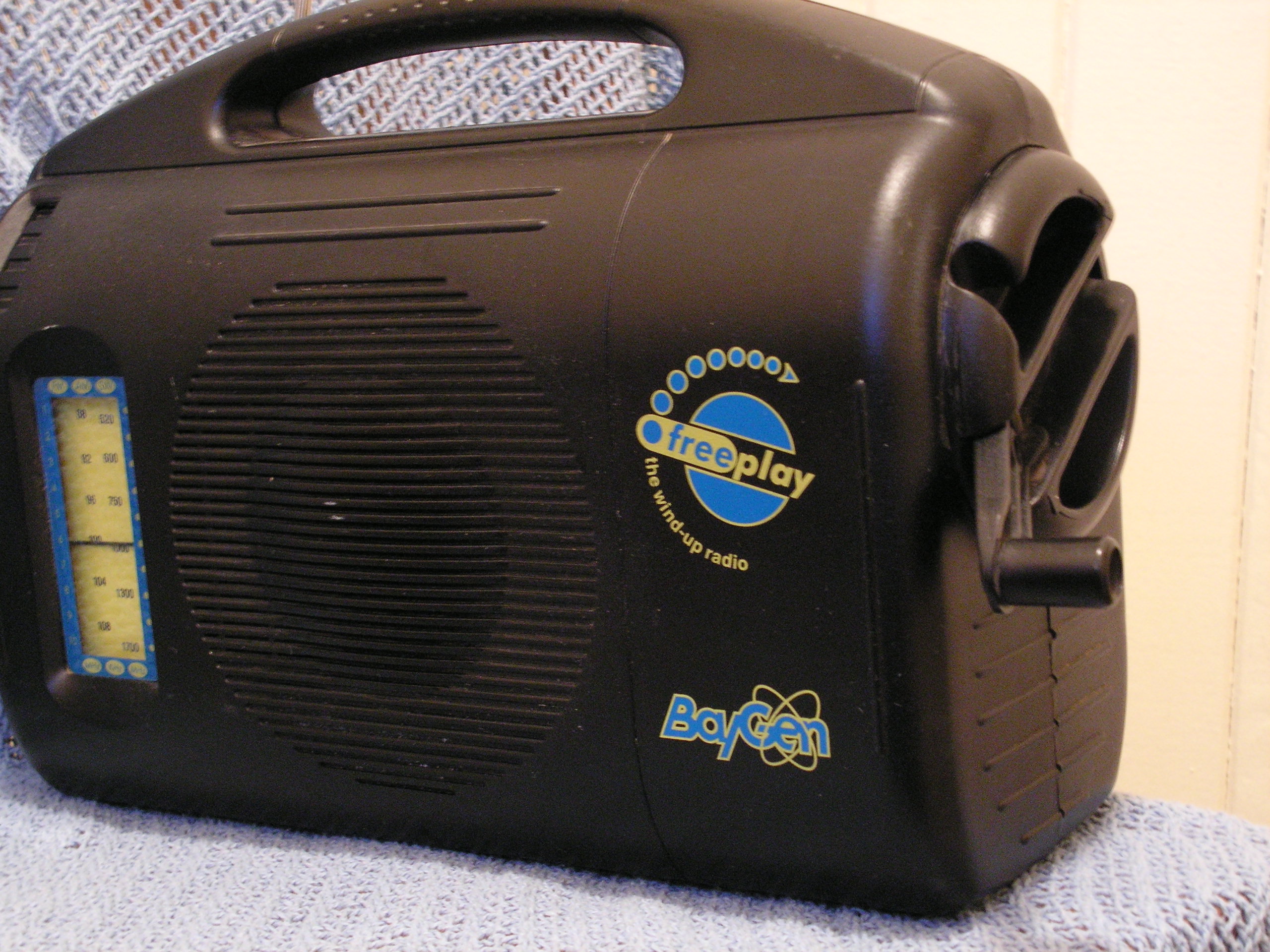 Batteryless radio - Wikipedia