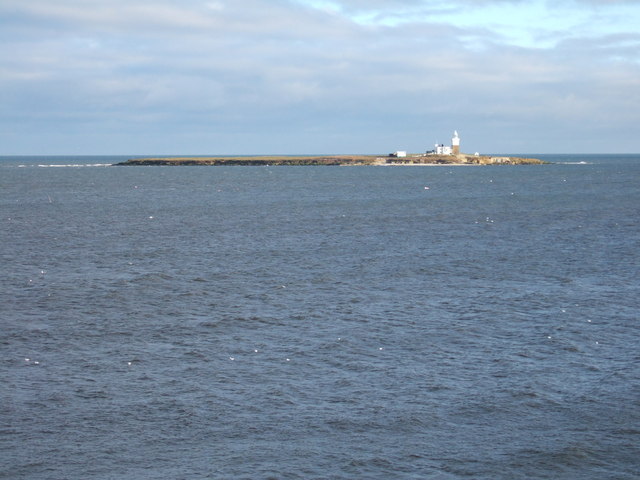 File:Coquet Island from Island View - geograph.org.uk - 307762.jpg