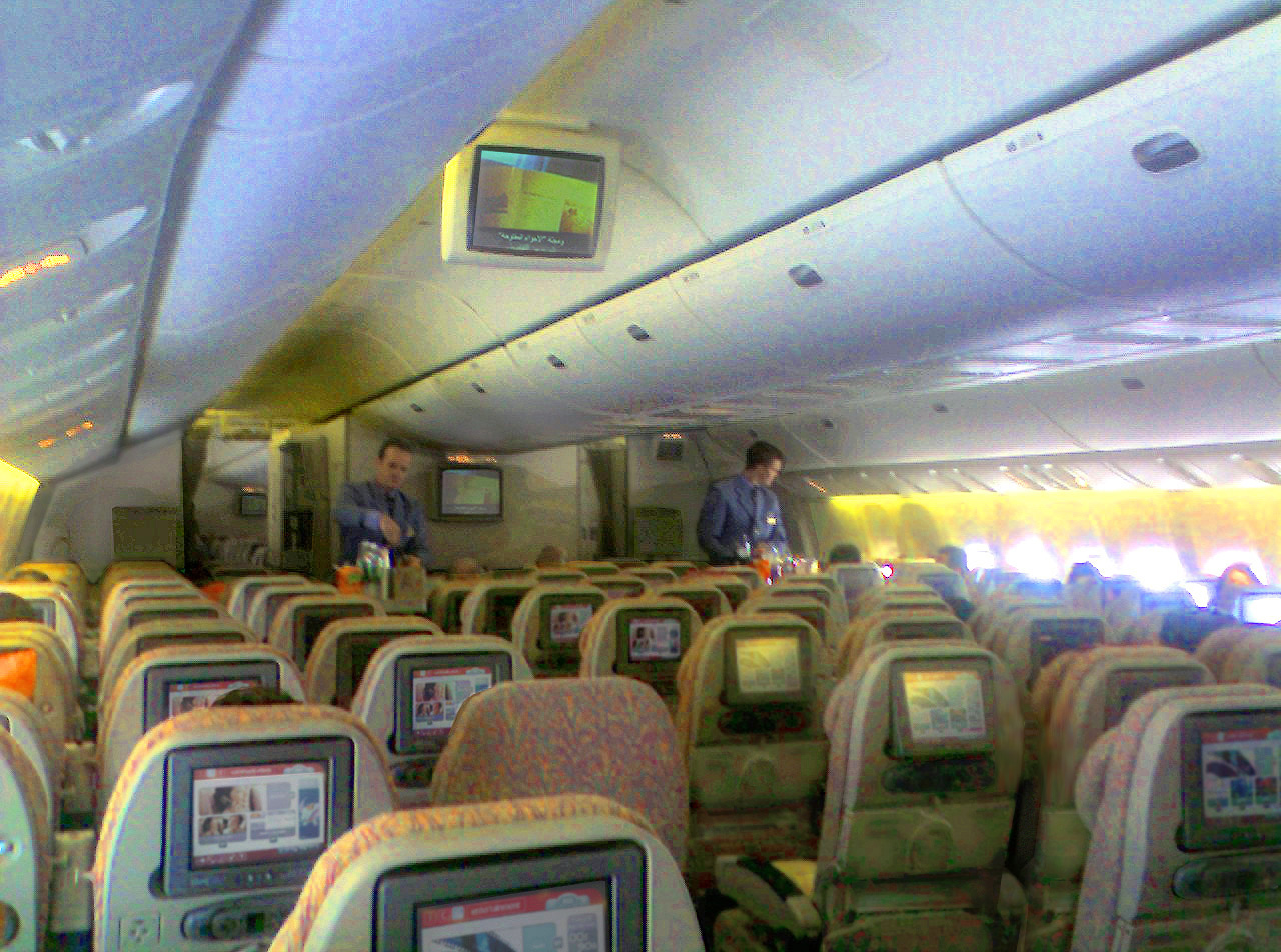 File Emirates Economy Class 777 Interior Jpg Wikimedia Commons