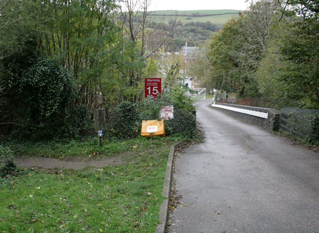 File:Entrance to Higher Noss Point - geograph.org.uk - 1028925.jpg