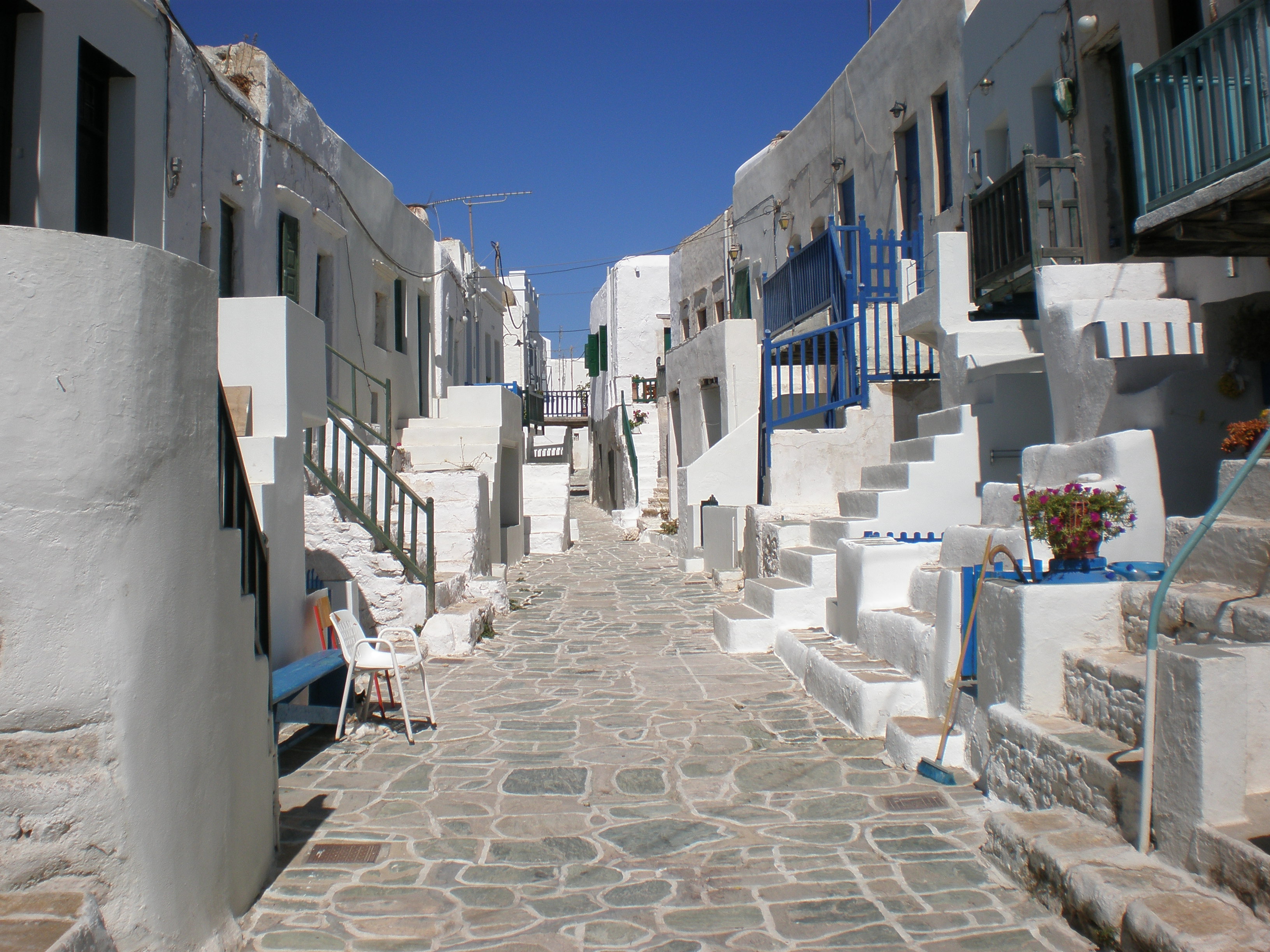 Folegandros-kastro.jpg