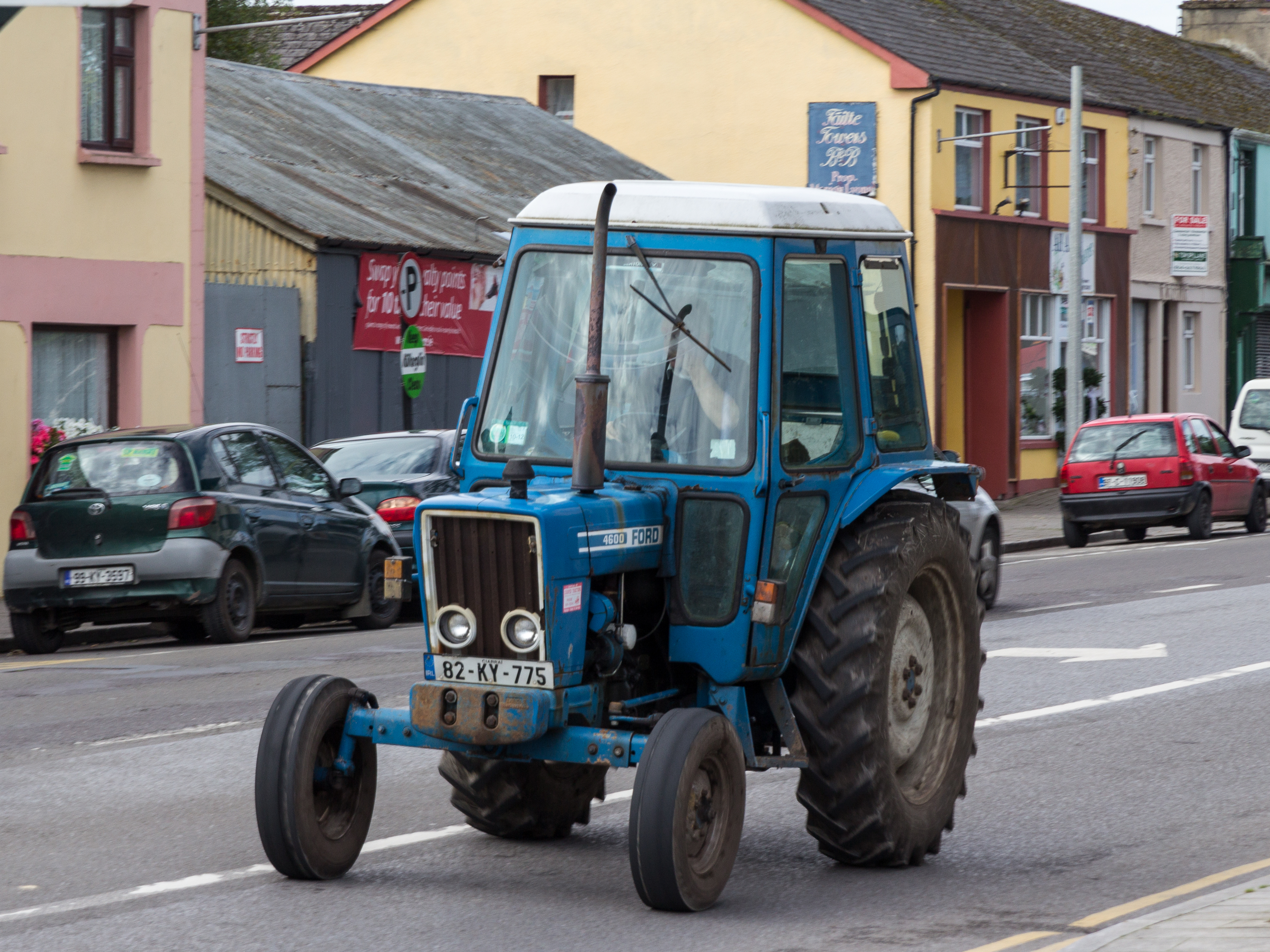 File:Ford 4600 in Ireland.jpg - Wikimedia Commons