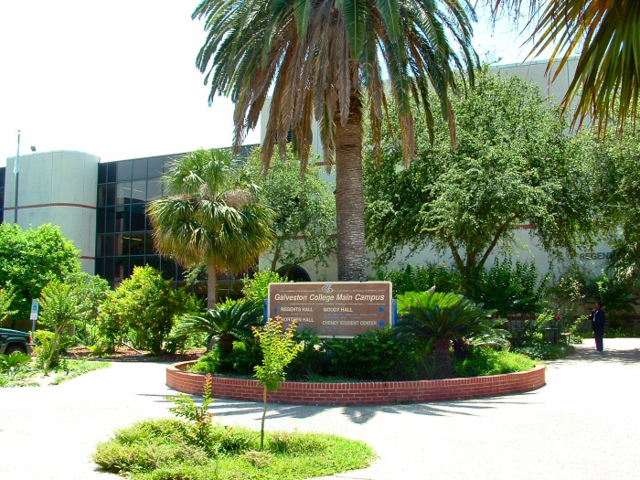 File:Galveston College Regent Hall.jpg