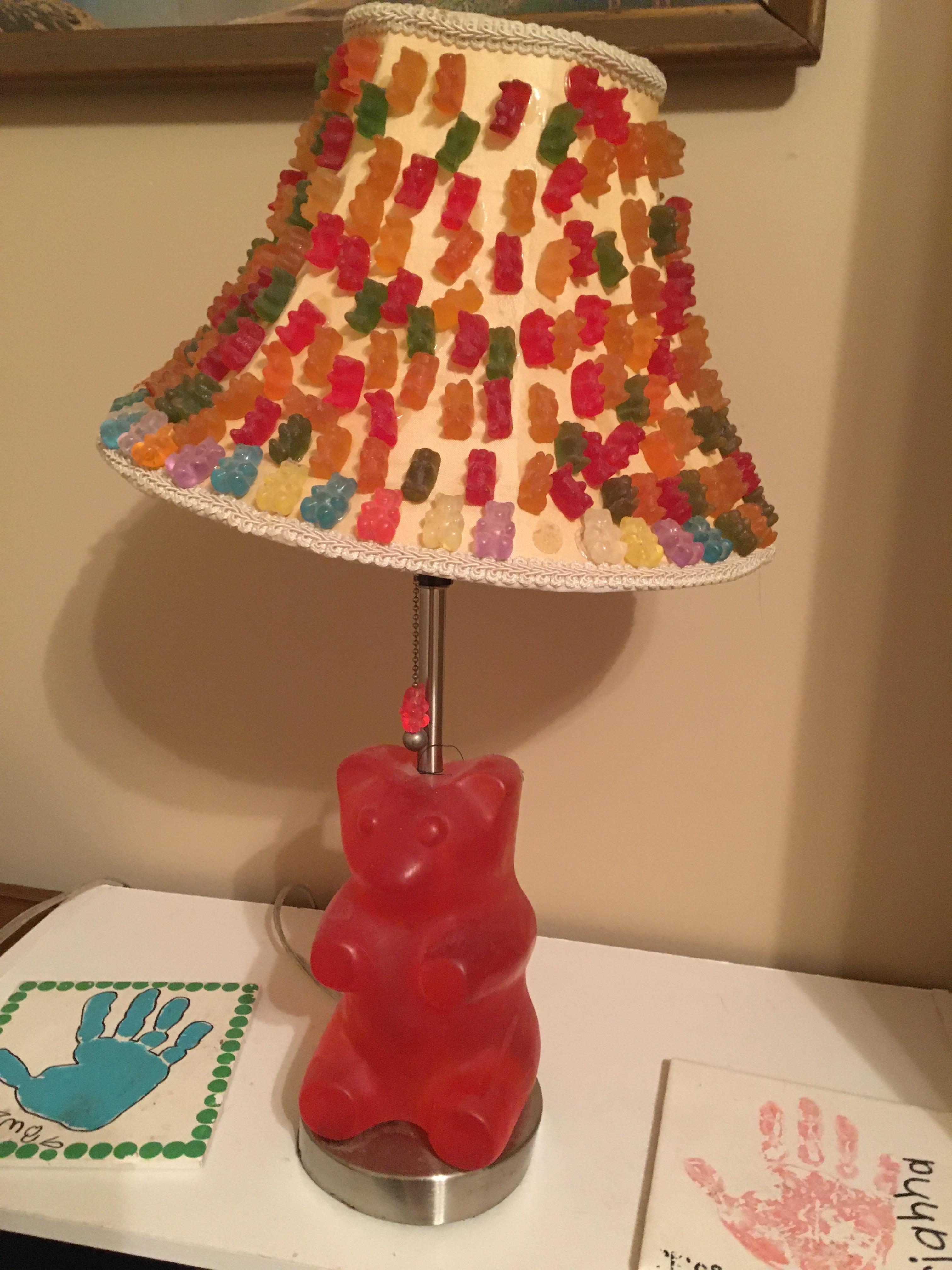 gummy bear lamp inspired by spencer shay's from @icarly and @taybeepboop  and her gummy bear side side table 🧸 made for one of my fav…