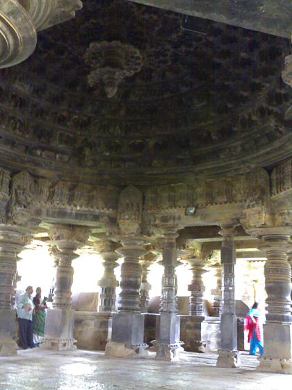 File:Hangal Sabha mantapa Tarateshwara.jpg