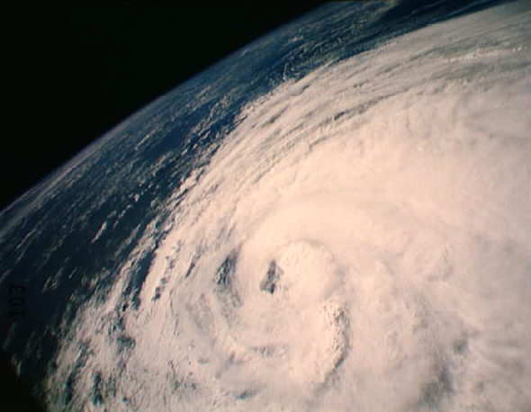 File:Hurricane Josephine October 1984 STS-41-G (2).jpg