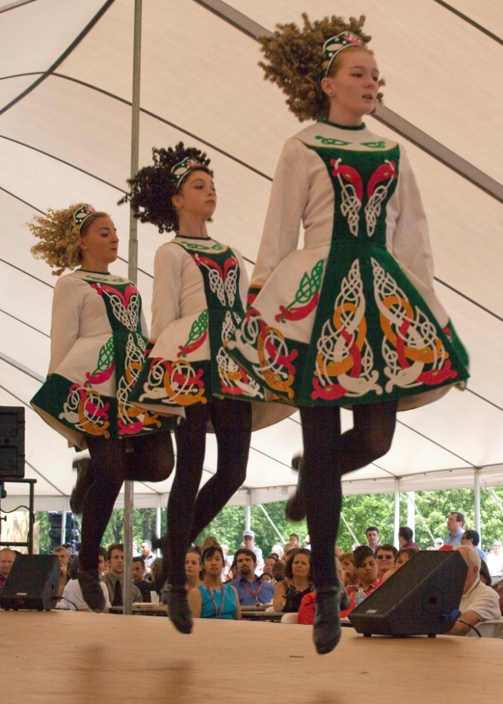 traditional irish costumes