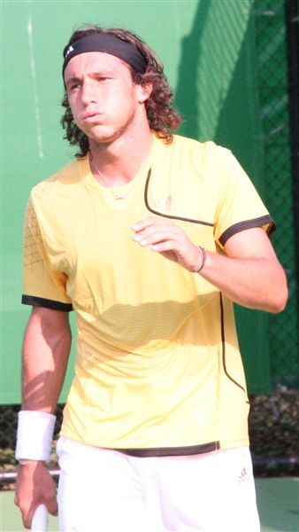 File:Juan Monaco 2007 Australian Open R1 4.jpg