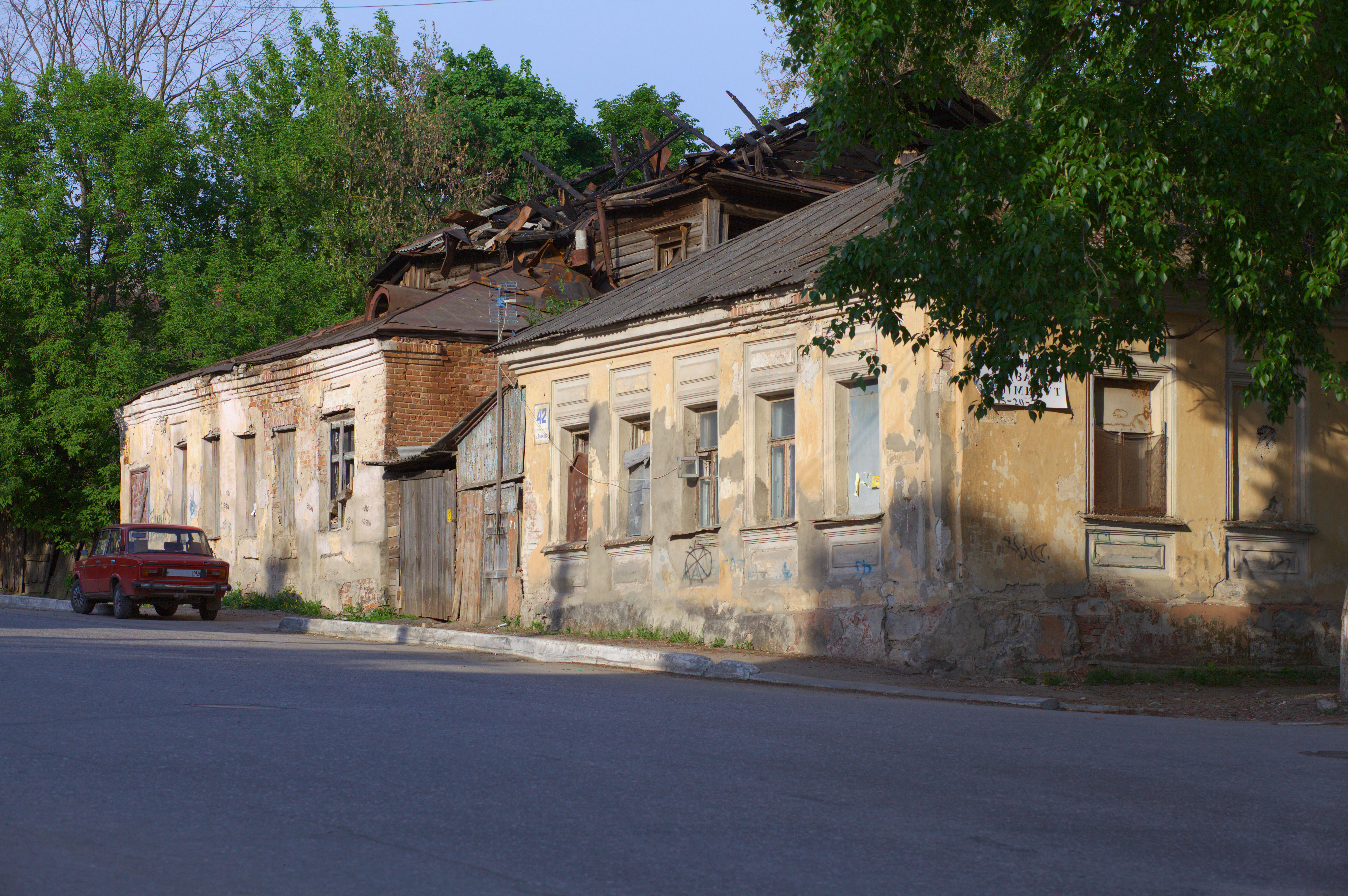 Файл:Kaluga 2013 Baumana 40,42 32RT.jpg — Путеводитель Викигид Wikivoyage