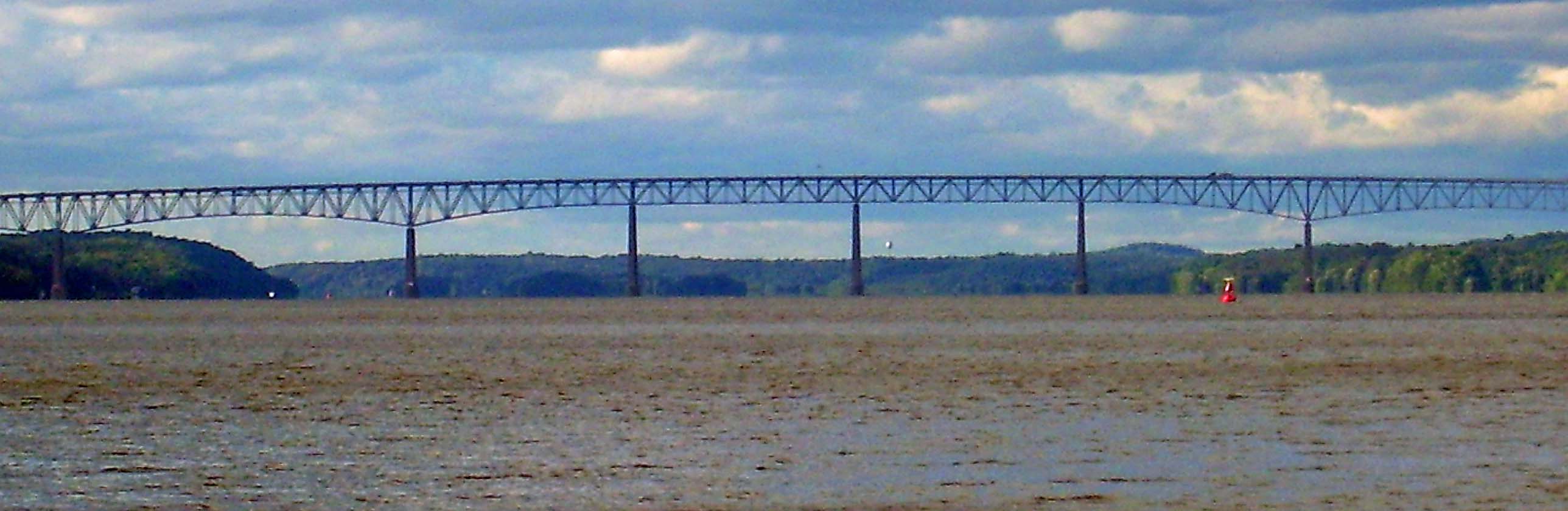 Photo of Kingston–Rhinecliff Bridge