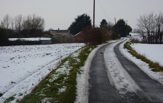 File:Lane towards Rhodd's Farm - geograph.org.uk - 1660403.jpg