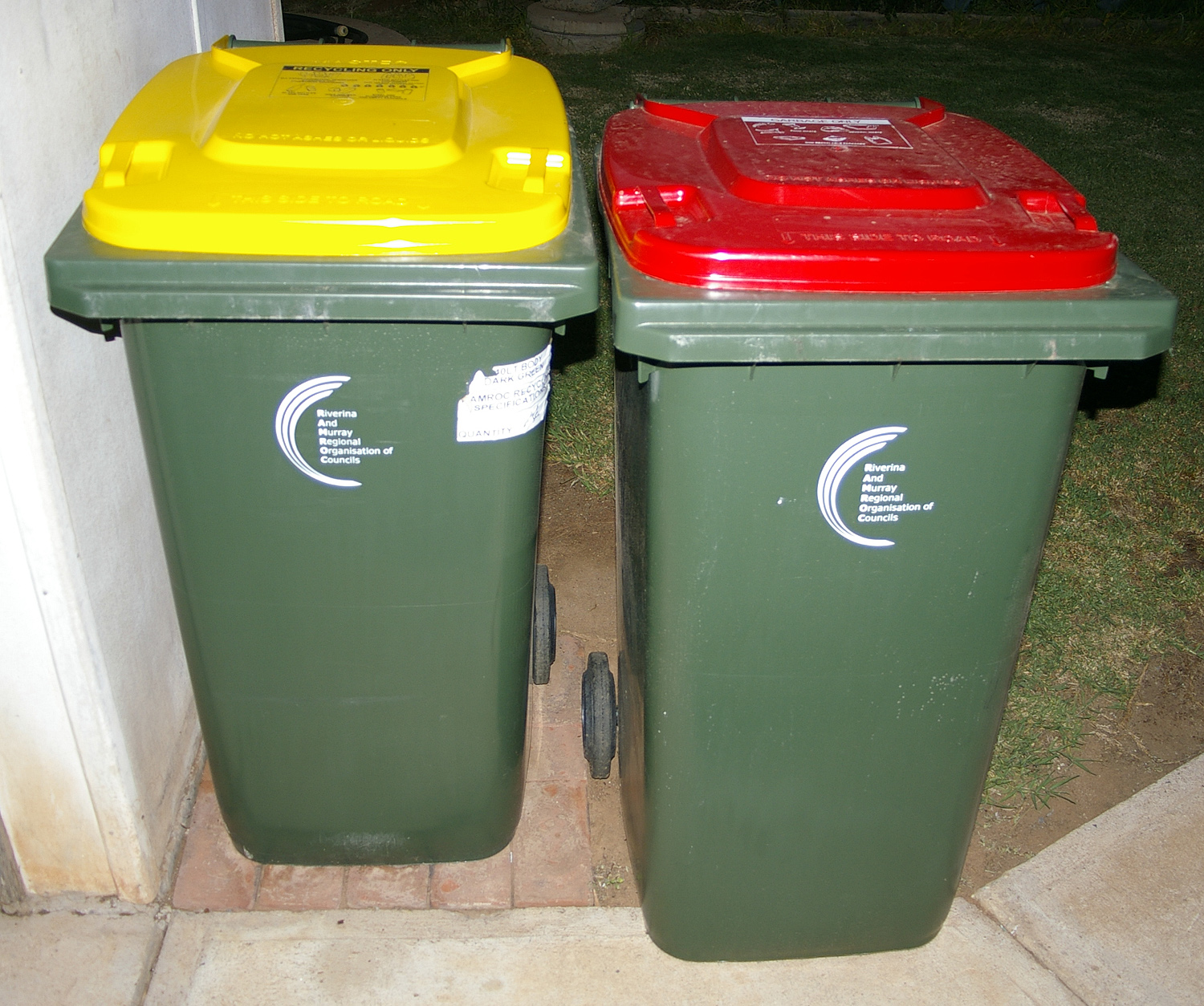 Recycling bin - Wikipedia