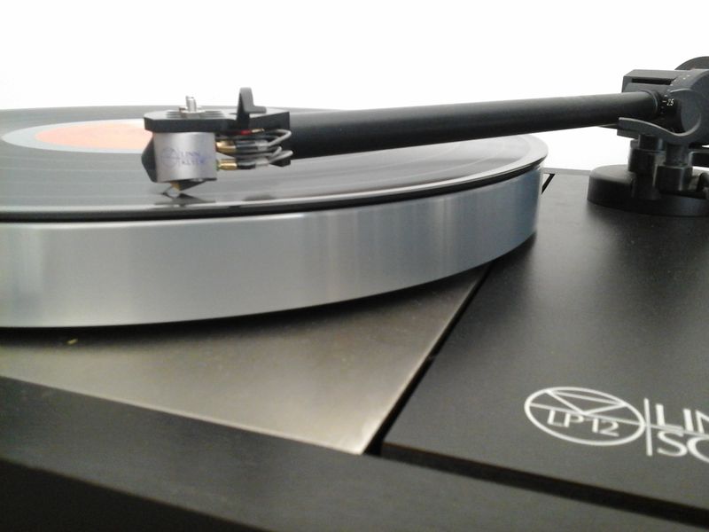 File:Linn Sondek LP12 with Linn Ekos arm and Linn Klyde cartridge