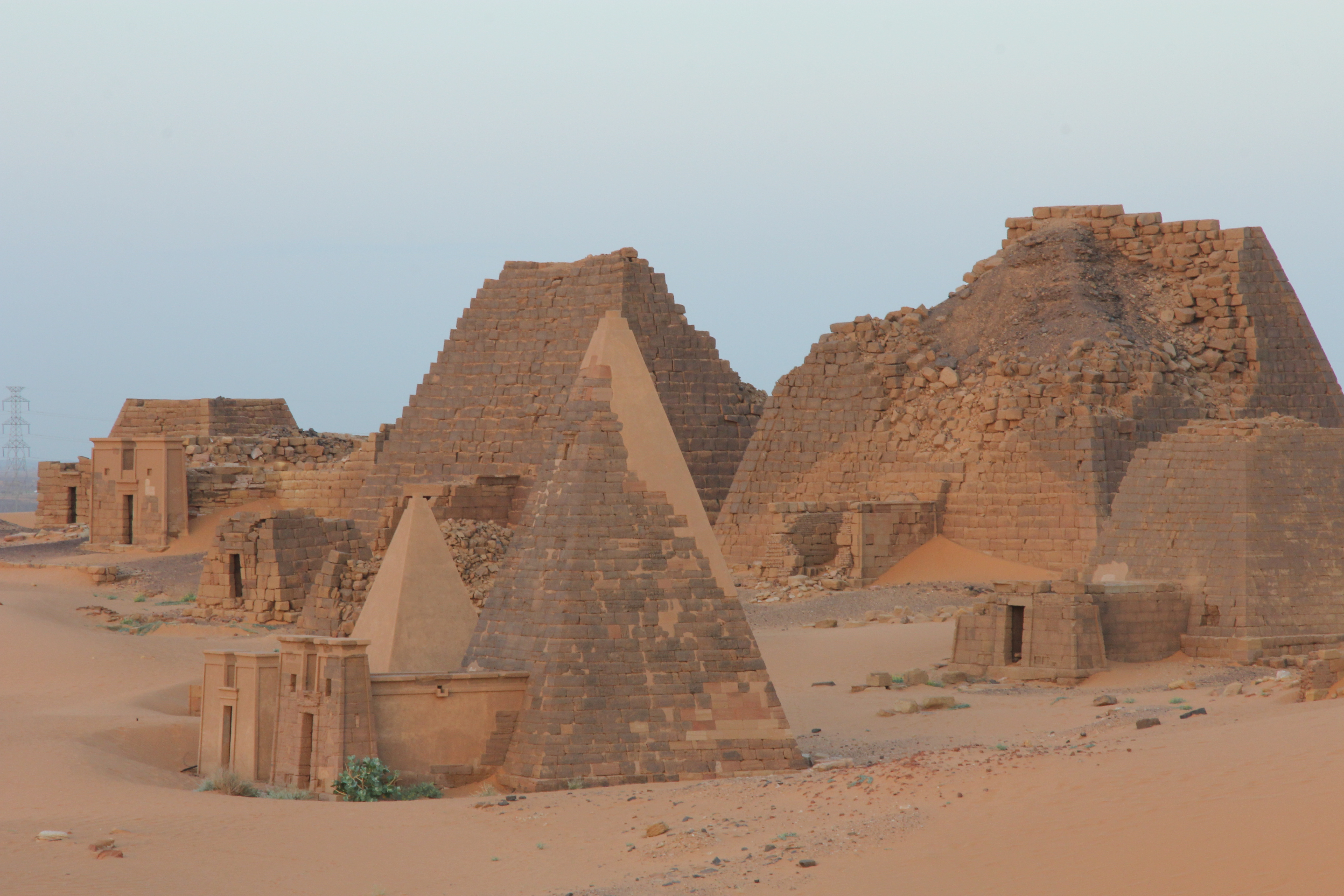 Географическое положение цивилизации мероэ. Пирамиды Мероэ Судан. Нубийские пирамиды в Судане. Мероэ Судан храмы. Царство Мероэ.