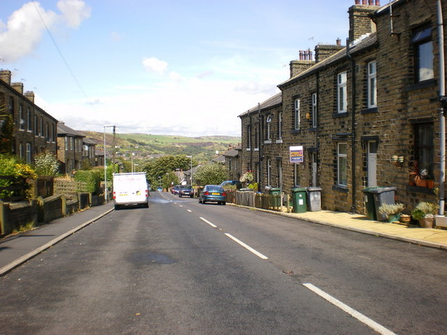 File:Mount Road - geograph.org.uk - 1460115.jpg