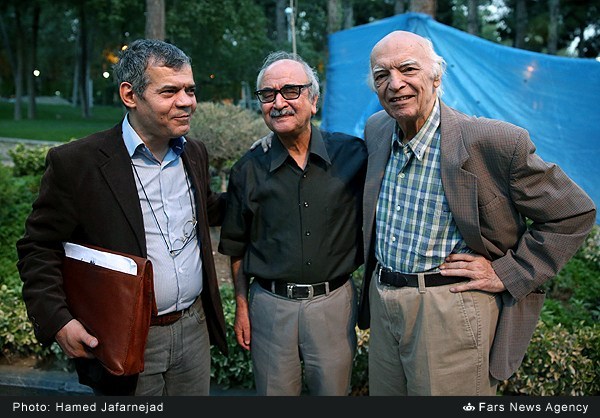 File:Najaf Daryabandari and Mohammad-Reza Shafiei Kadkani 1393052722120344.jpg