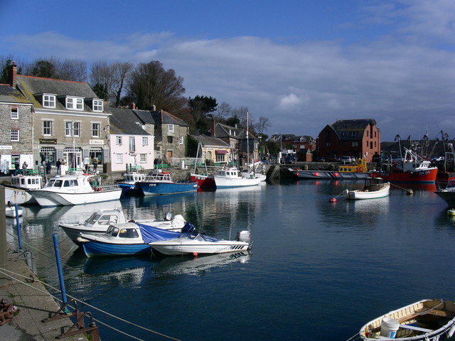 File:Padstow Inner Harbour. - geograph.org.uk - 393210.jpg