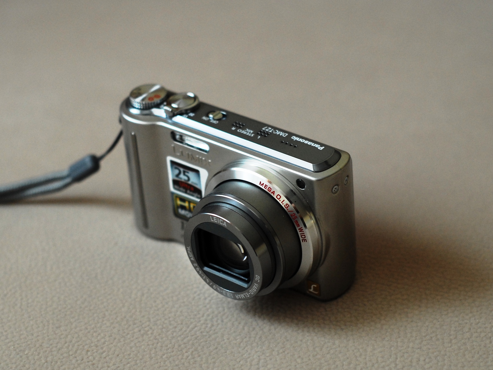 File:Panasonic Lumix DMC-TZ7 silver (front).jpg - Wikimedia Commons