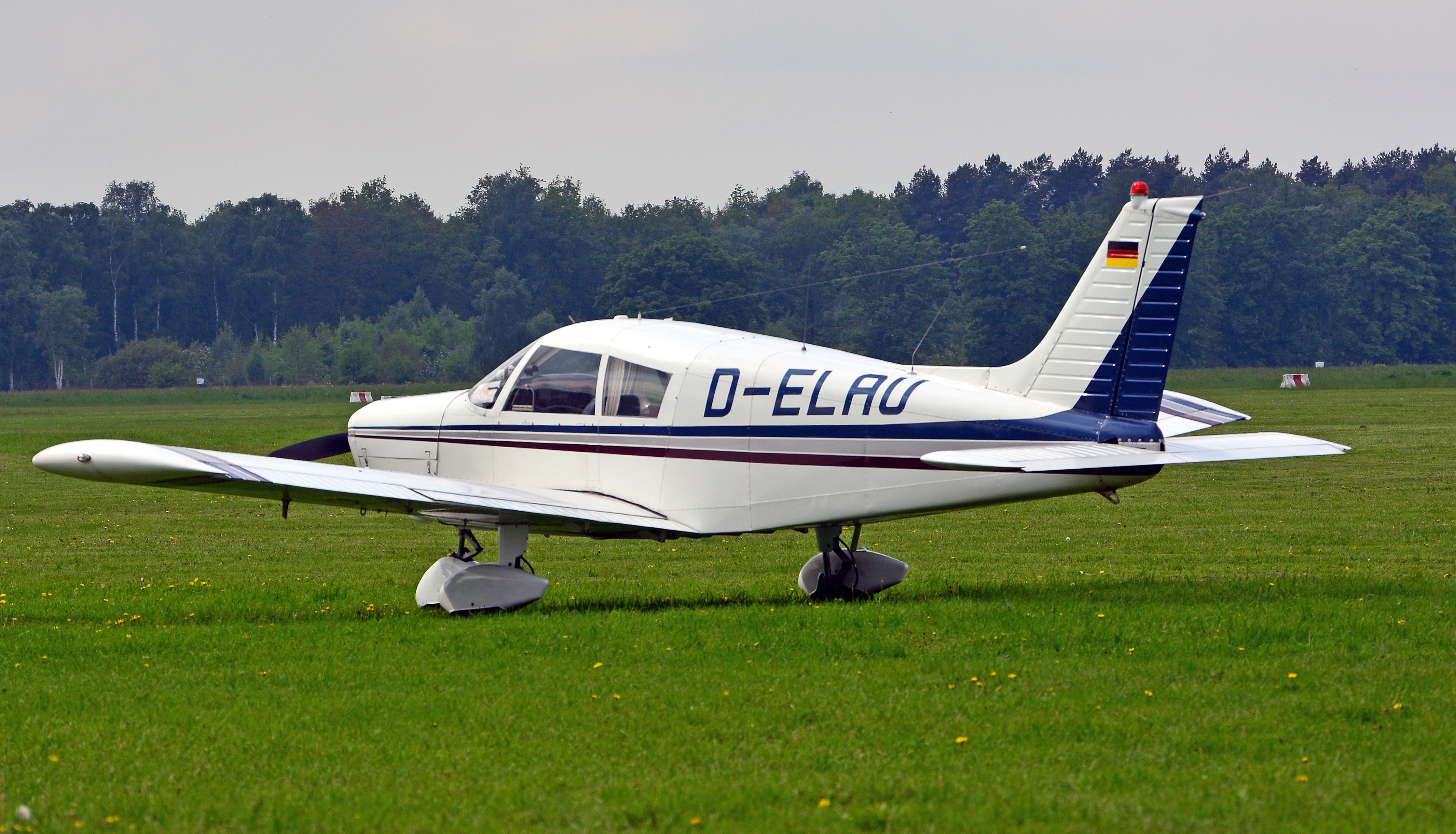 File Piper Pa 28 140 Cherokee Cruiser D Elau 03 Jpg Wikimedia Commons