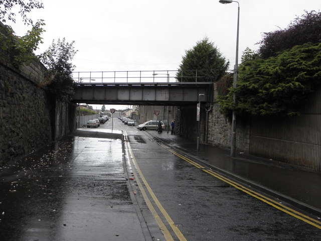 File:Railway bridge at the Tunnel - geograph.org.uk - 1501924.jpg