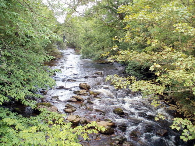 File:River Tawe flows towards Pont rhyd-arw, Penycae (Geograph 2569370 by Jaggery).jpg