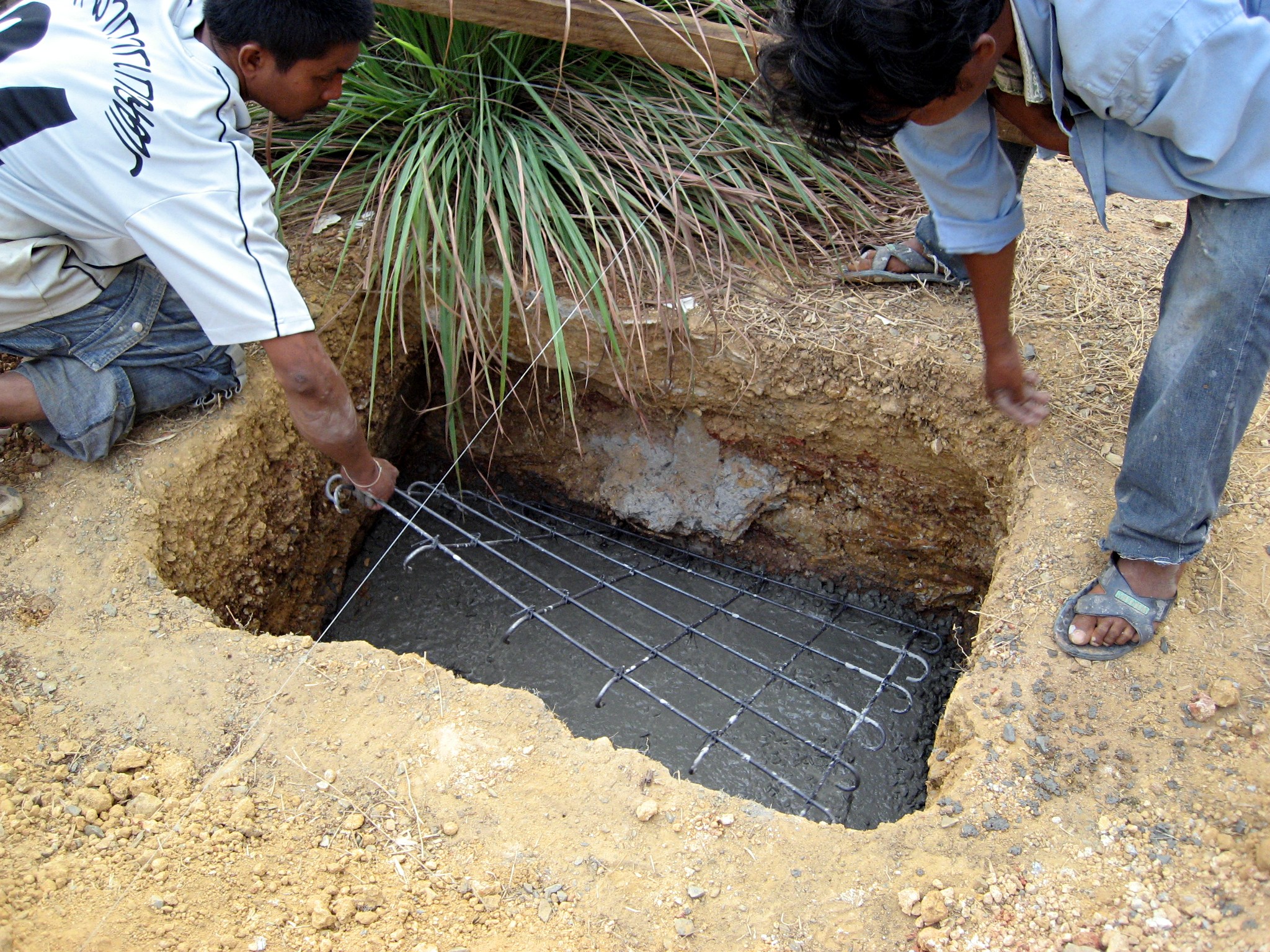 File:Thai House Footing Base Rebar Mesh.JPG - Wikimedia ...