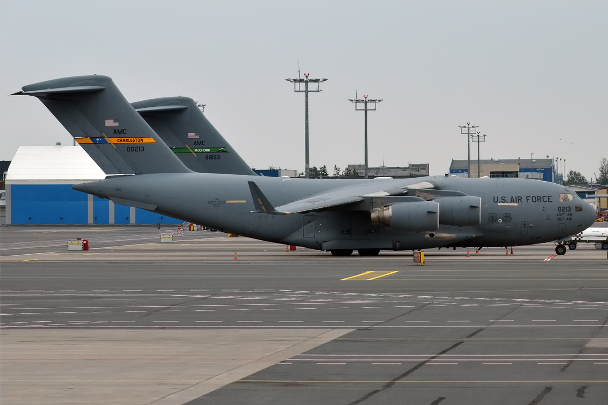 File:U.S. Air Force, 10-0213, Boeing C-17A Globemaster III ...