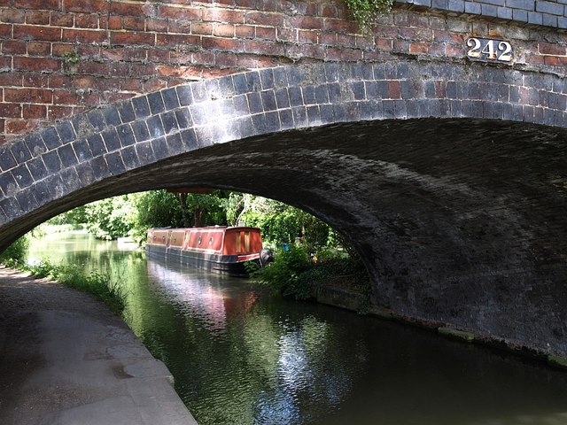 File:Walton Well Road Bridge, Oxford Canal - geograph.org.uk - 872824.jpg