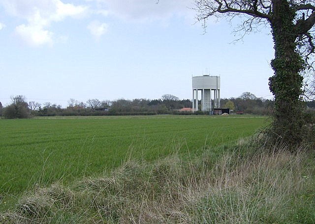 File:Water Tower at Willingham - geograph.org.uk - 978966.jpg