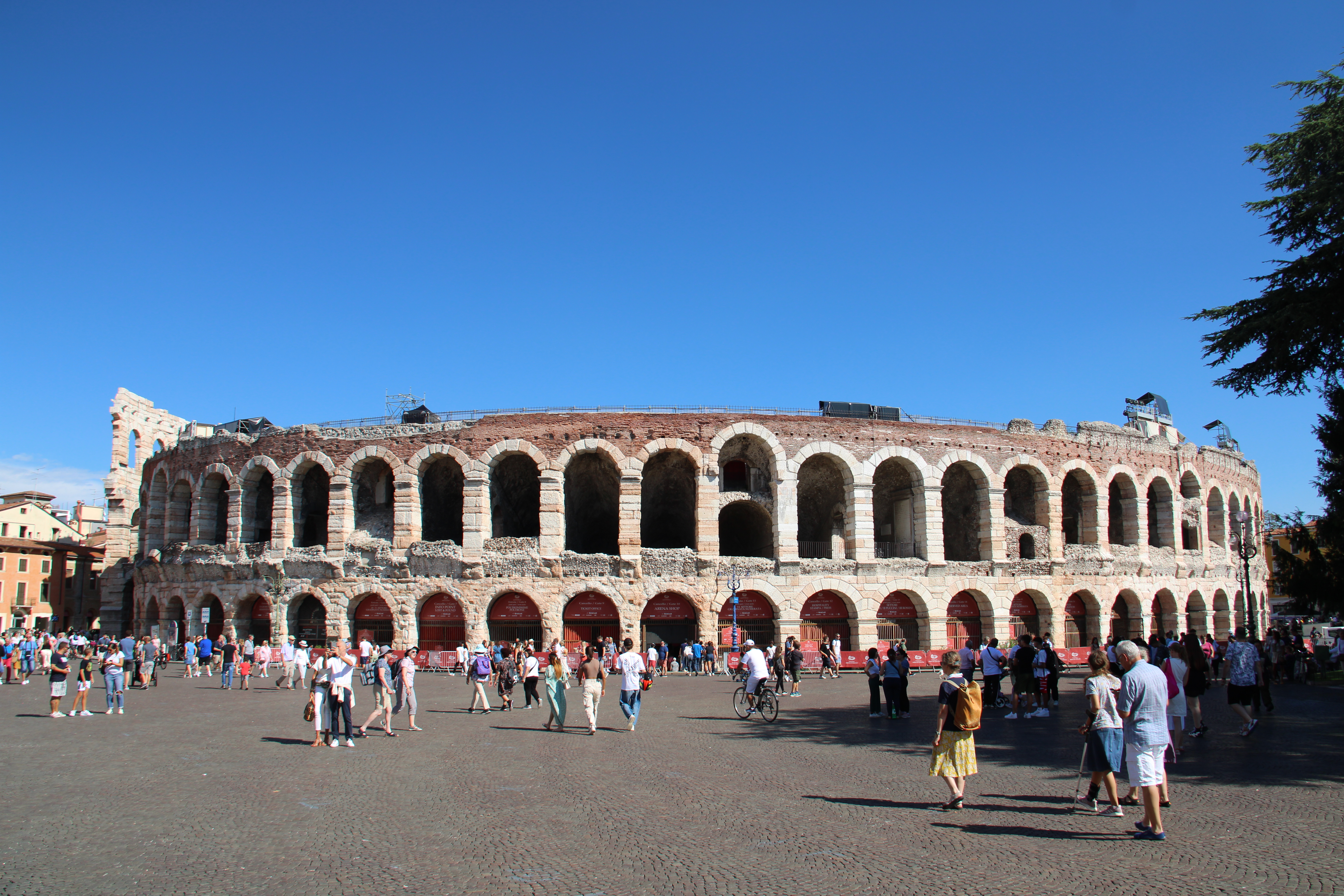 File:Arena di Verona 02.jpg - Wikimedia Commons